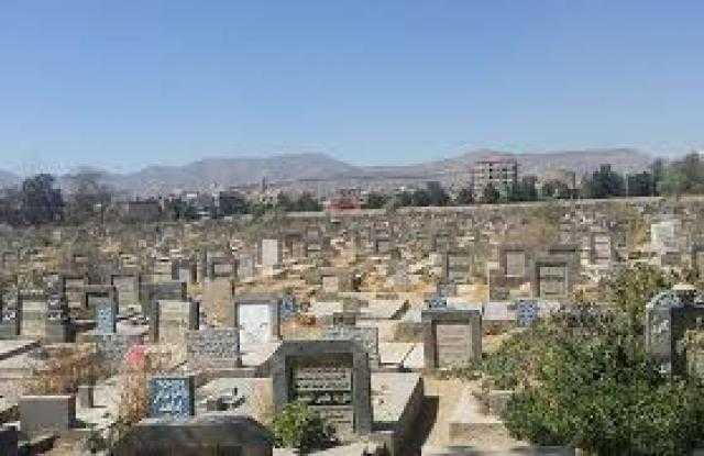بسبب جائحة كورونا .. الحوثيون يرفعون أسعار القبور بعد تزايد حالات الوفاة في صفوف المواطنين 