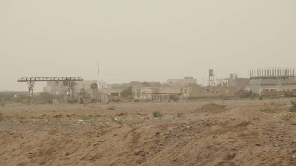 مليشيا الحوثي تعاود قصف مواقع القوات المشتركة شمال مديرية حيس