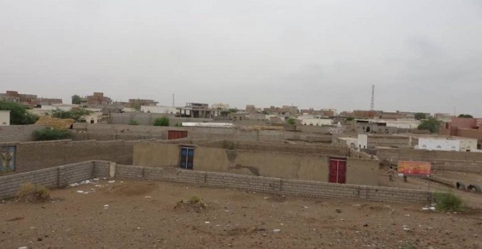 مليشيات الحوثي تواصل استهداف مواقع المشتركة في التحيتا 