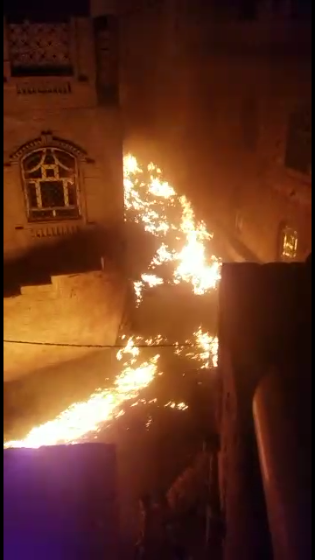 التفاصيل الحصرية حول احتراق  مخازن في صنعاء وماذا كانت تحتويه بخلاف ما نشرته الميليشيا الحوثية :