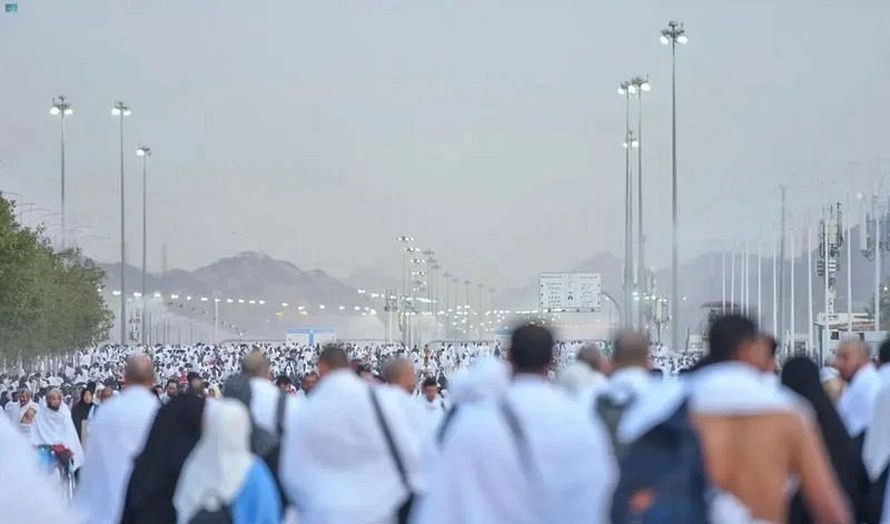 نرافقهم لجان وزارة الأوقاف .. حجاج اليمن ينفرون من عرفات إلى مزدلفة