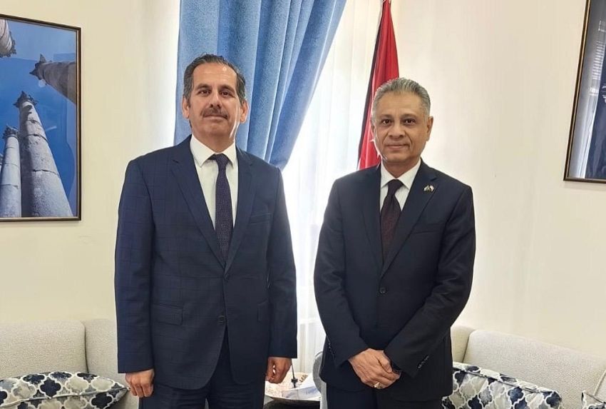 سفير اليمن في الأردن  يبحث مع مسؤول اردني رفع مستوى التبادل التجاري بين البلدين