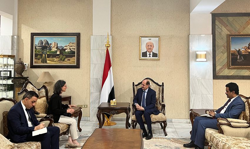 وزير الخارجية وشؤون المغتربين الدكتور شائع الزنداني يلتقي السفيرة الفرنسية لدى اليمن