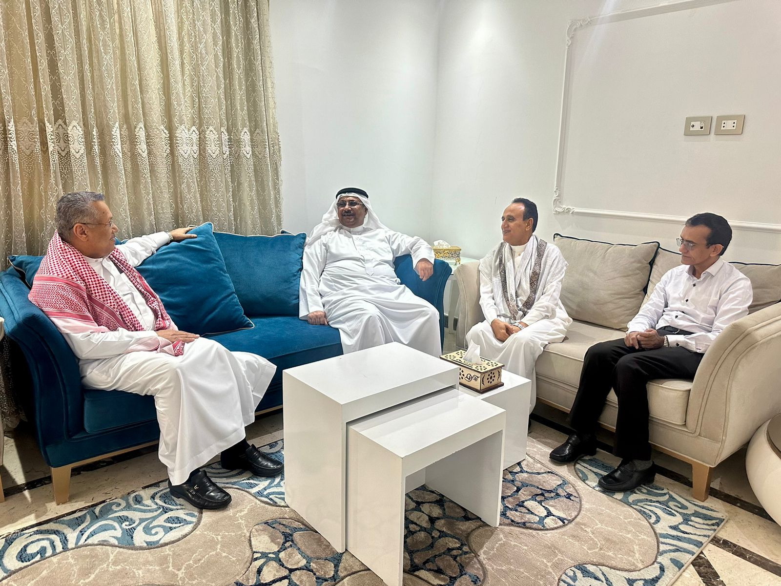 رئيس البرلمان العربي يلتقي رئيس مجلس الشورى الدكتور أحمد عبيد بن دغر 