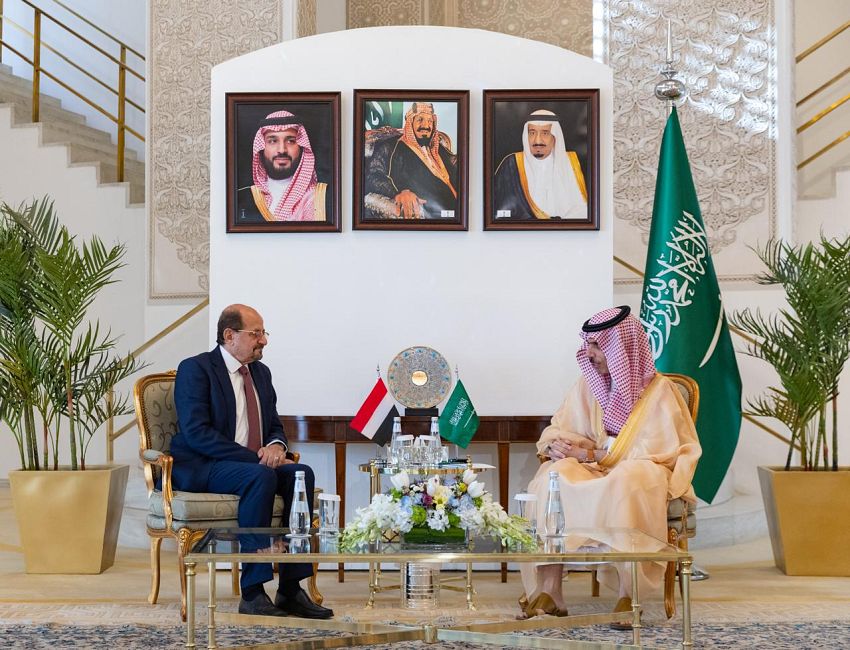 وزير الخارجية وشؤون المغتربين الدكتور شائع الزنداني يلتقي وزير الخارجية السعودي