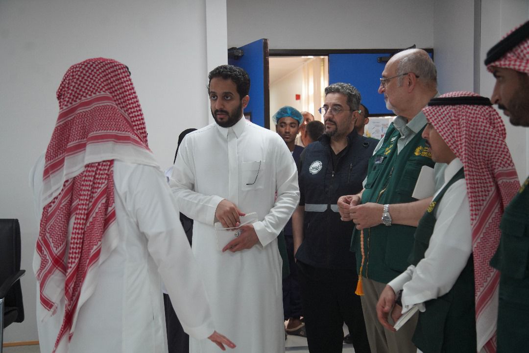 باشراف البرنامج السعودي لتنمية وإعمار اليمن وصول الدفعة الأولى من الفرق الطبية السعودية إلى عدن 